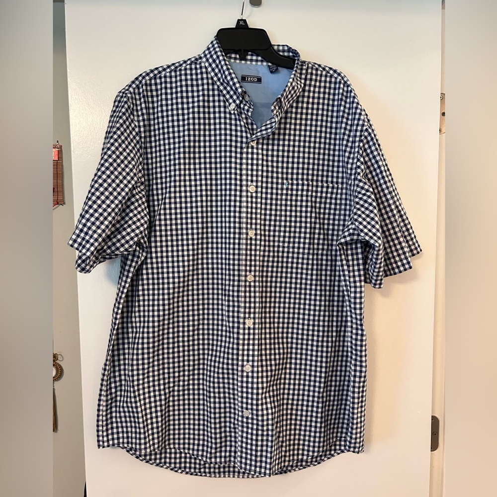 Men’s XL Tall Izod short sleeve button down, white and blue check